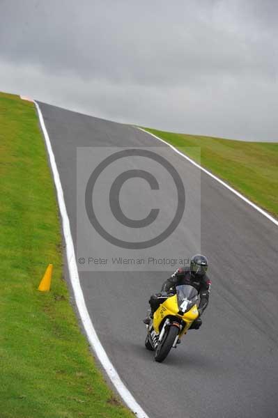 Motorcycle action photographs;cadwell;cadwell park photographs;event digital images;eventdigitalimages;motor racing louth lincolnshire;no limits trackday;peter wileman photography;trackday;trackday digital images;trackday photos