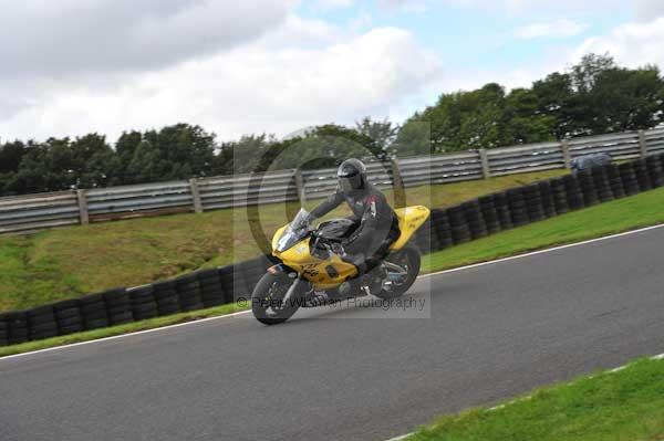 Motorcycle action photographs;cadwell;cadwell park photographs;event digital images;eventdigitalimages;motor racing louth lincolnshire;no limits trackday;peter wileman photography;trackday;trackday digital images;trackday photos