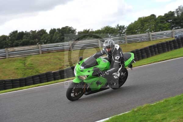 Motorcycle action photographs;cadwell;cadwell park photographs;event digital images;eventdigitalimages;motor racing louth lincolnshire;no limits trackday;peter wileman photography;trackday;trackday digital images;trackday photos