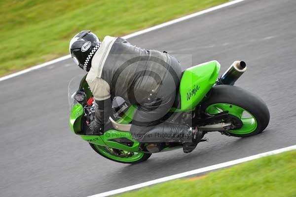 Motorcycle action photographs;cadwell;cadwell park photographs;event digital images;eventdigitalimages;motor racing louth lincolnshire;no limits trackday;peter wileman photography;trackday;trackday digital images;trackday photos