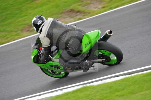 Motorcycle action photographs;cadwell;cadwell park photographs;event digital images;eventdigitalimages;motor racing louth lincolnshire;no limits trackday;peter wileman photography;trackday;trackday digital images;trackday photos