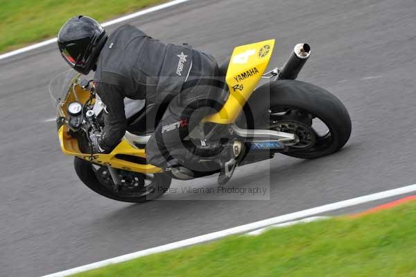 Motorcycle action photographs;cadwell;cadwell park photographs;event digital images;eventdigitalimages;motor racing louth lincolnshire;no limits trackday;peter wileman photography;trackday;trackday digital images;trackday photos