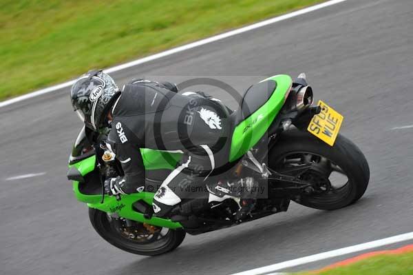 Motorcycle action photographs;cadwell;cadwell park photographs;event digital images;eventdigitalimages;motor racing louth lincolnshire;no limits trackday;peter wileman photography;trackday;trackday digital images;trackday photos