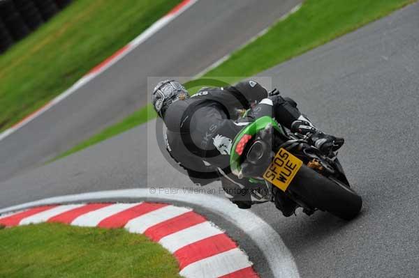 Motorcycle action photographs;cadwell;cadwell park photographs;event digital images;eventdigitalimages;motor racing louth lincolnshire;no limits trackday;peter wileman photography;trackday;trackday digital images;trackday photos