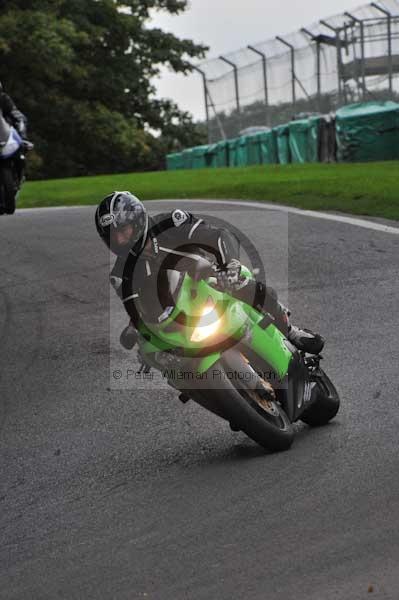 Motorcycle action photographs;cadwell;cadwell park photographs;event digital images;eventdigitalimages;motor racing louth lincolnshire;no limits trackday;peter wileman photography;trackday;trackday digital images;trackday photos