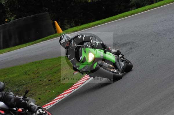 Motorcycle action photographs;cadwell;cadwell park photographs;event digital images;eventdigitalimages;motor racing louth lincolnshire;no limits trackday;peter wileman photography;trackday;trackday digital images;trackday photos