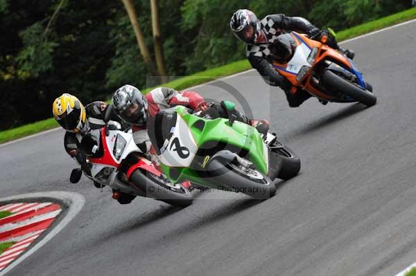 Motorcycle action photographs;cadwell;cadwell park photographs;event digital images;eventdigitalimages;motor racing louth lincolnshire;no limits trackday;peter wileman photography;trackday;trackday digital images;trackday photos