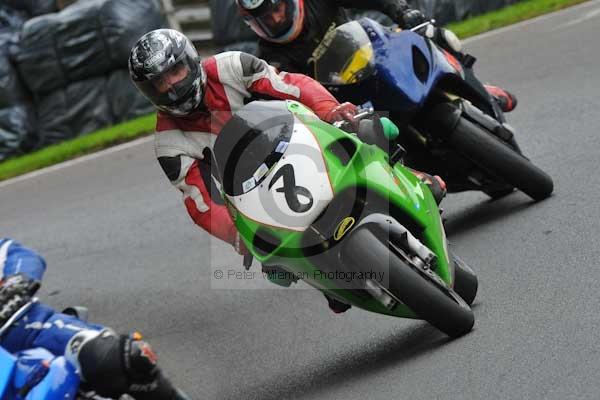 Motorcycle action photographs;cadwell;cadwell park photographs;event digital images;eventdigitalimages;motor racing louth lincolnshire;no limits trackday;peter wileman photography;trackday;trackday digital images;trackday photos