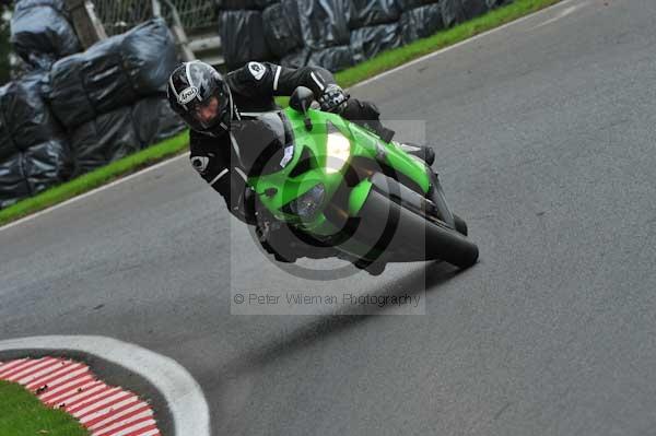 Motorcycle action photographs;cadwell;cadwell park photographs;event digital images;eventdigitalimages;motor racing louth lincolnshire;no limits trackday;peter wileman photography;trackday;trackday digital images;trackday photos