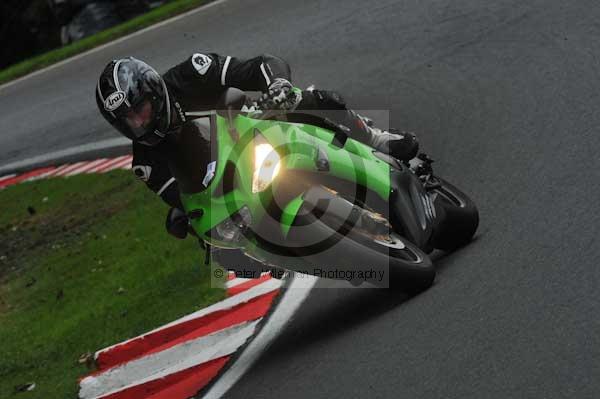 Motorcycle action photographs;cadwell;cadwell park photographs;event digital images;eventdigitalimages;motor racing louth lincolnshire;no limits trackday;peter wileman photography;trackday;trackday digital images;trackday photos