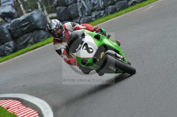 Motorcycle action photographs;cadwell;cadwell park photographs;event digital images;eventdigitalimages;motor racing louth lincolnshire;no limits trackday;peter wileman photography;trackday;trackday digital images;trackday photos