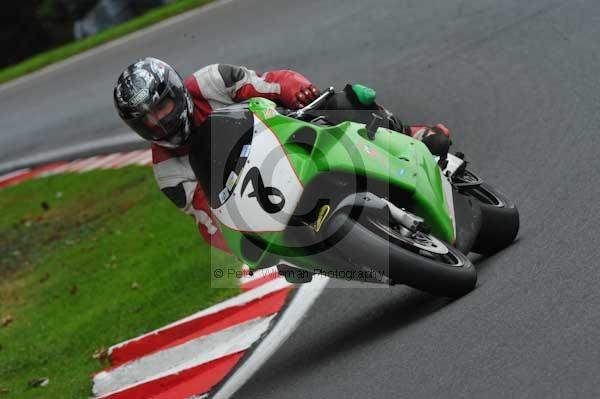 Motorcycle action photographs;cadwell;cadwell park photographs;event digital images;eventdigitalimages;motor racing louth lincolnshire;no limits trackday;peter wileman photography;trackday;trackday digital images;trackday photos