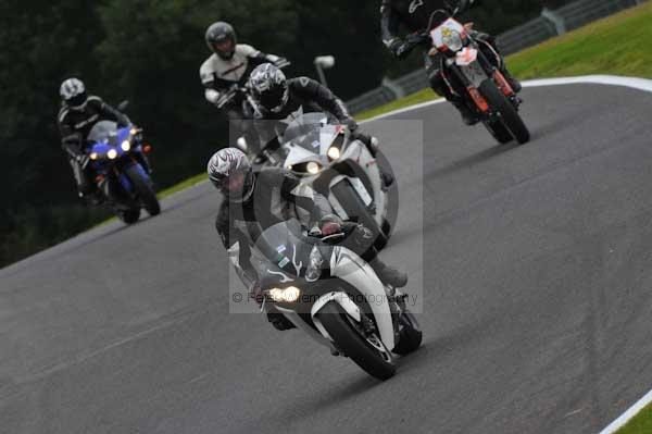 Motorcycle action photographs;cadwell;cadwell park photographs;event digital images;eventdigitalimages;motor racing louth lincolnshire;no limits trackday;peter wileman photography;trackday;trackday digital images;trackday photos
