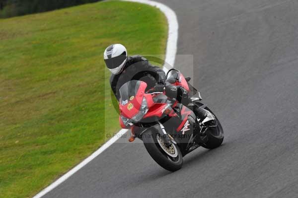 Motorcycle action photographs;cadwell;cadwell park photographs;event digital images;eventdigitalimages;motor racing louth lincolnshire;no limits trackday;peter wileman photography;trackday;trackday digital images;trackday photos