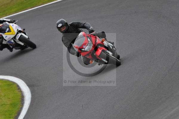 Motorcycle action photographs;cadwell;cadwell park photographs;event digital images;eventdigitalimages;motor racing louth lincolnshire;no limits trackday;peter wileman photography;trackday;trackday digital images;trackday photos