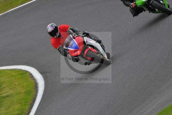 Motorcycle action photographs;cadwell;cadwell park photographs;event digital images;eventdigitalimages;motor racing louth lincolnshire;no limits trackday;peter wileman photography;trackday;trackday digital images;trackday photos
