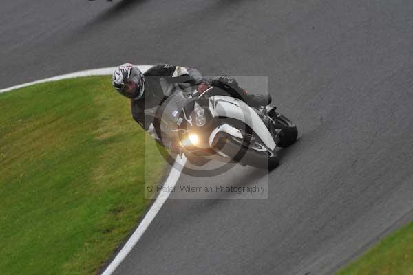 Motorcycle action photographs;cadwell;cadwell park photographs;event digital images;eventdigitalimages;motor racing louth lincolnshire;no limits trackday;peter wileman photography;trackday;trackday digital images;trackday photos