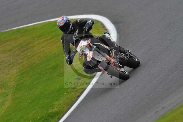 Motorcycle action photographs;cadwell;cadwell park photographs;event digital images;eventdigitalimages;motor racing louth lincolnshire;no limits trackday;peter wileman photography;trackday;trackday digital images;trackday photos