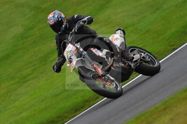 Motorcycle action photographs;cadwell;cadwell park photographs;event digital images;eventdigitalimages;motor racing louth lincolnshire;no limits trackday;peter wileman photography;trackday;trackday digital images;trackday photos