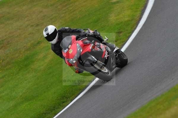 Motorcycle action photographs;cadwell;cadwell park photographs;event digital images;eventdigitalimages;motor racing louth lincolnshire;no limits trackday;peter wileman photography;trackday;trackday digital images;trackday photos