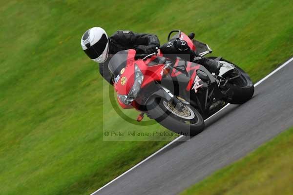 Motorcycle action photographs;cadwell;cadwell park photographs;event digital images;eventdigitalimages;motor racing louth lincolnshire;no limits trackday;peter wileman photography;trackday;trackday digital images;trackday photos