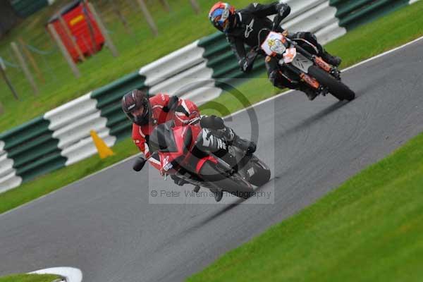 Motorcycle action photographs;cadwell;cadwell park photographs;event digital images;eventdigitalimages;motor racing louth lincolnshire;no limits trackday;peter wileman photography;trackday;trackday digital images;trackday photos