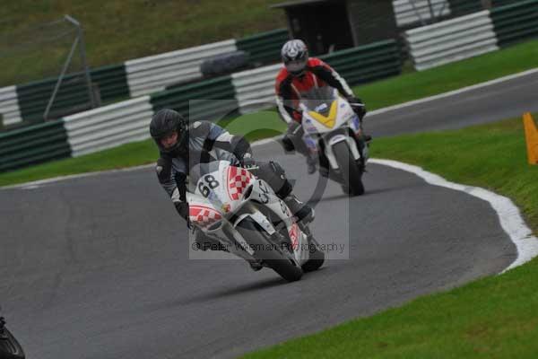 Motorcycle action photographs;cadwell;cadwell park photographs;event digital images;eventdigitalimages;motor racing louth lincolnshire;no limits trackday;peter wileman photography;trackday;trackday digital images;trackday photos