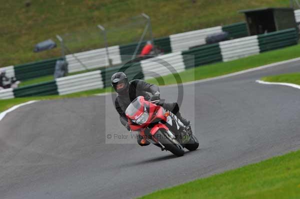 Motorcycle action photographs;cadwell;cadwell park photographs;event digital images;eventdigitalimages;motor racing louth lincolnshire;no limits trackday;peter wileman photography;trackday;trackday digital images;trackday photos