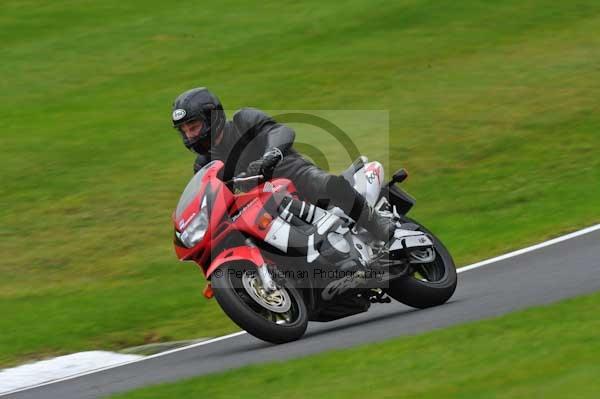 Motorcycle action photographs;cadwell;cadwell park photographs;event digital images;eventdigitalimages;motor racing louth lincolnshire;no limits trackday;peter wileman photography;trackday;trackday digital images;trackday photos