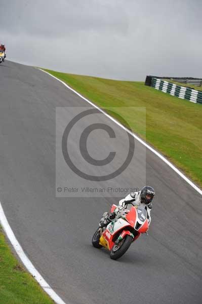 Motorcycle action photographs;cadwell;cadwell park photographs;event digital images;eventdigitalimages;motor racing louth lincolnshire;no limits trackday;peter wileman photography;trackday;trackday digital images;trackday photos