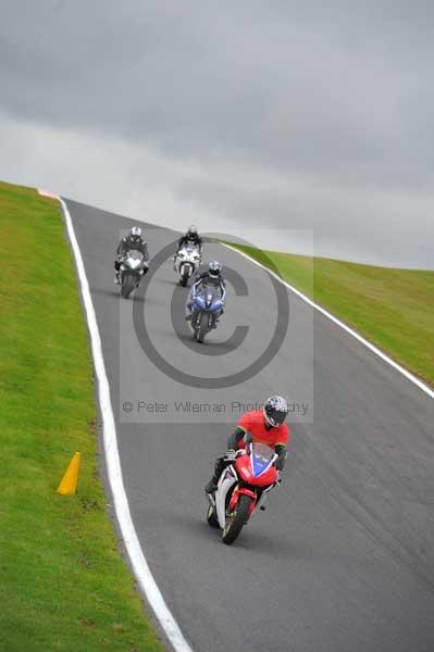 Motorcycle action photographs;cadwell;cadwell park photographs;event digital images;eventdigitalimages;motor racing louth lincolnshire;no limits trackday;peter wileman photography;trackday;trackday digital images;trackday photos