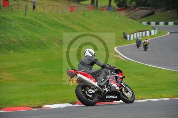 Motorcycle action photographs;cadwell;cadwell park photographs;event digital images;eventdigitalimages;motor racing louth lincolnshire;no limits trackday;peter wileman photography;trackday;trackday digital images;trackday photos