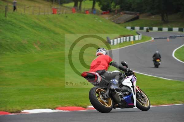 Motorcycle action photographs;cadwell;cadwell park photographs;event digital images;eventdigitalimages;motor racing louth lincolnshire;no limits trackday;peter wileman photography;trackday;trackday digital images;trackday photos
