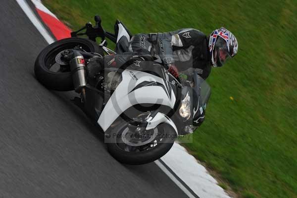 Motorcycle action photographs;cadwell;cadwell park photographs;event digital images;eventdigitalimages;motor racing louth lincolnshire;no limits trackday;peter wileman photography;trackday;trackday digital images;trackday photos