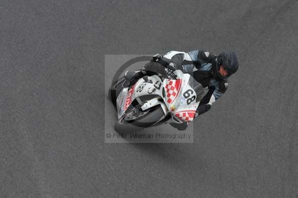 Motorcycle action photographs;cadwell;cadwell park photographs;event digital images;eventdigitalimages;motor racing louth lincolnshire;no limits trackday;peter wileman photography;trackday;trackday digital images;trackday photos