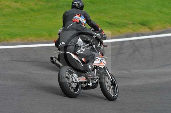 Motorcycle action photographs;cadwell;cadwell park photographs;event digital images;eventdigitalimages;motor racing louth lincolnshire;no limits trackday;peter wileman photography;trackday;trackday digital images;trackday photos