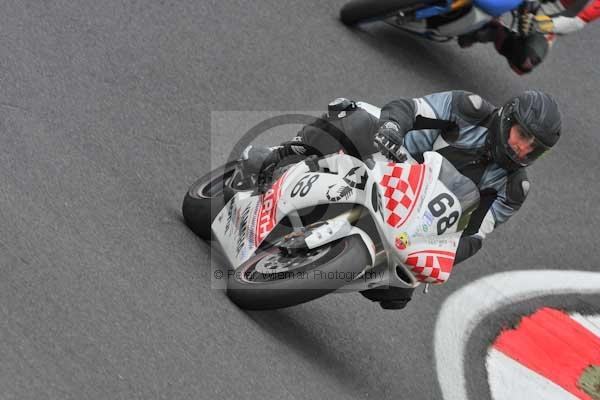 Motorcycle action photographs;cadwell;cadwell park photographs;event digital images;eventdigitalimages;motor racing louth lincolnshire;no limits trackday;peter wileman photography;trackday;trackday digital images;trackday photos