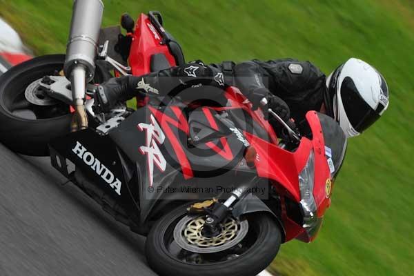 Motorcycle action photographs;cadwell;cadwell park photographs;event digital images;eventdigitalimages;motor racing louth lincolnshire;no limits trackday;peter wileman photography;trackday;trackday digital images;trackday photos