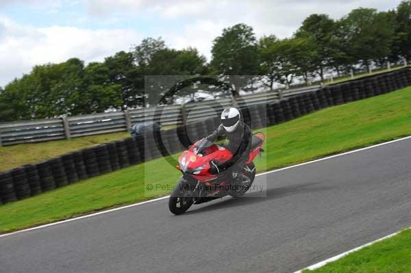 Motorcycle action photographs;cadwell;cadwell park photographs;event digital images;eventdigitalimages;motor racing louth lincolnshire;no limits trackday;peter wileman photography;trackday;trackday digital images;trackday photos