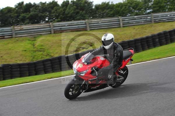 Motorcycle action photographs;cadwell;cadwell park photographs;event digital images;eventdigitalimages;motor racing louth lincolnshire;no limits trackday;peter wileman photography;trackday;trackday digital images;trackday photos