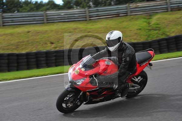 Motorcycle action photographs;cadwell;cadwell park photographs;event digital images;eventdigitalimages;motor racing louth lincolnshire;no limits trackday;peter wileman photography;trackday;trackday digital images;trackday photos