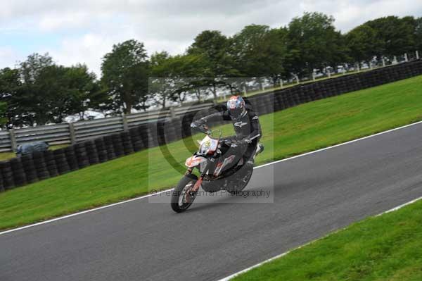 Motorcycle action photographs;cadwell;cadwell park photographs;event digital images;eventdigitalimages;motor racing louth lincolnshire;no limits trackday;peter wileman photography;trackday;trackday digital images;trackday photos