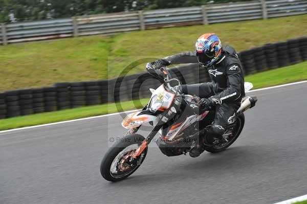 Motorcycle action photographs;cadwell;cadwell park photographs;event digital images;eventdigitalimages;motor racing louth lincolnshire;no limits trackday;peter wileman photography;trackday;trackday digital images;trackday photos