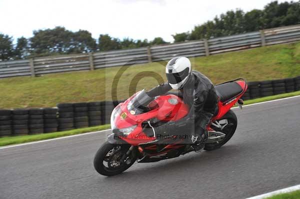 Motorcycle action photographs;cadwell;cadwell park photographs;event digital images;eventdigitalimages;motor racing louth lincolnshire;no limits trackday;peter wileman photography;trackday;trackday digital images;trackday photos