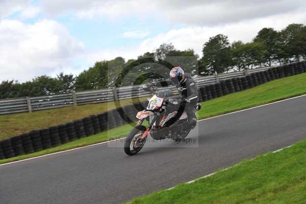 Motorcycle action photographs;cadwell;cadwell park photographs;event digital images;eventdigitalimages;motor racing louth lincolnshire;no limits trackday;peter wileman photography;trackday;trackday digital images;trackday photos