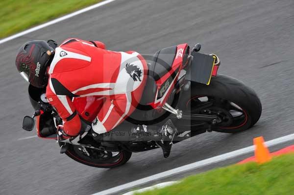 Motorcycle action photographs;cadwell;cadwell park photographs;event digital images;eventdigitalimages;motor racing louth lincolnshire;no limits trackday;peter wileman photography;trackday;trackday digital images;trackday photos