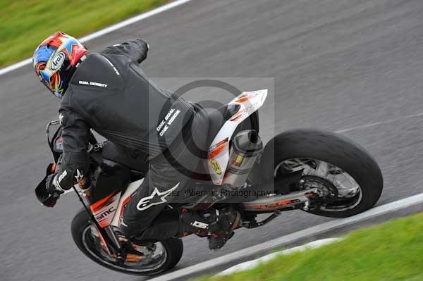 Motorcycle action photographs;cadwell;cadwell park photographs;event digital images;eventdigitalimages;motor racing louth lincolnshire;no limits trackday;peter wileman photography;trackday;trackday digital images;trackday photos