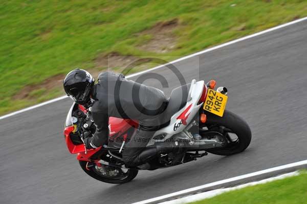 Motorcycle action photographs;cadwell;cadwell park photographs;event digital images;eventdigitalimages;motor racing louth lincolnshire;no limits trackday;peter wileman photography;trackday;trackday digital images;trackday photos