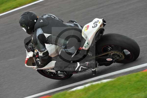 Motorcycle action photographs;cadwell;cadwell park photographs;event digital images;eventdigitalimages;motor racing louth lincolnshire;no limits trackday;peter wileman photography;trackday;trackday digital images;trackday photos