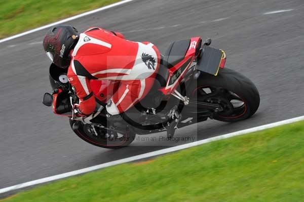 Motorcycle action photographs;cadwell;cadwell park photographs;event digital images;eventdigitalimages;motor racing louth lincolnshire;no limits trackday;peter wileman photography;trackday;trackday digital images;trackday photos